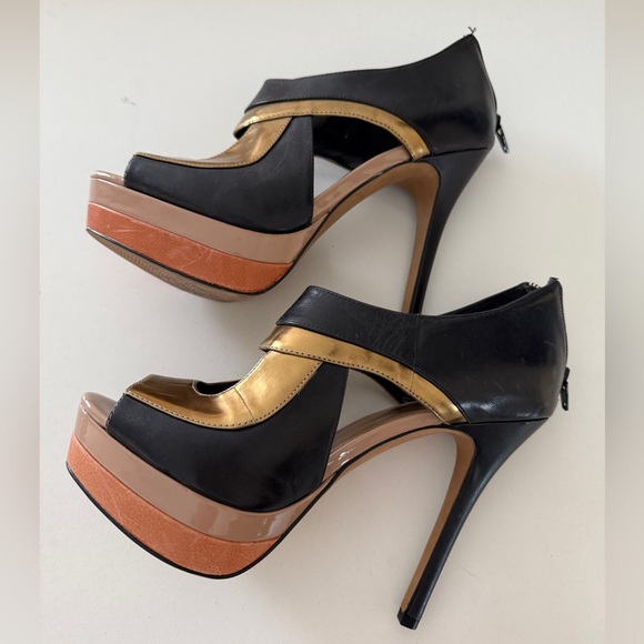 Jessica Simpson Back and Gold Leather Platform Stiletto Peep Toe Pumps Size 8 - Picture 1 of 8
